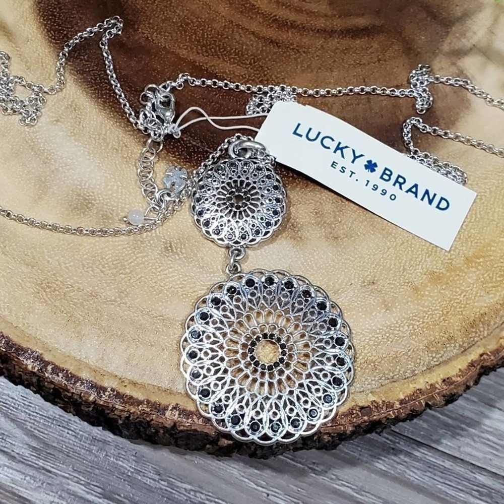 Lucky brand silver jeweled hang necklace‎